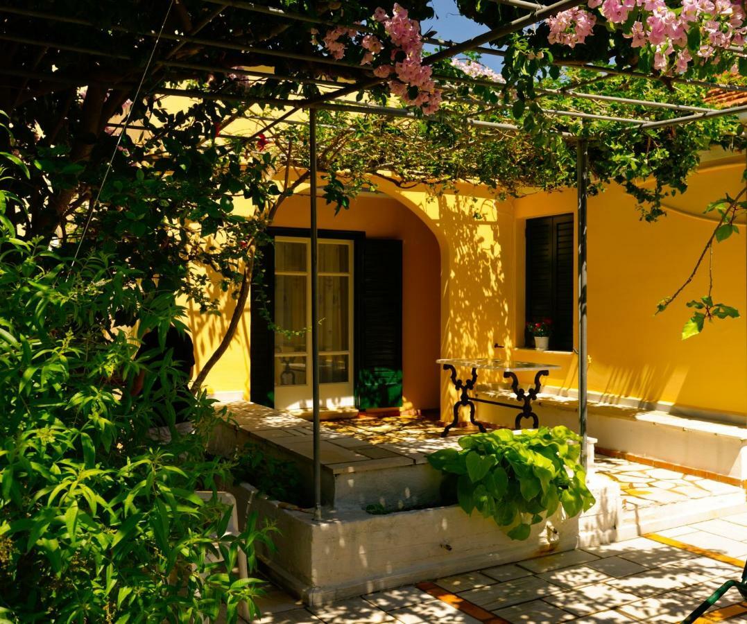 Ferienwohnung House With Garden Near The Sea Agia Efimia Exterior foto