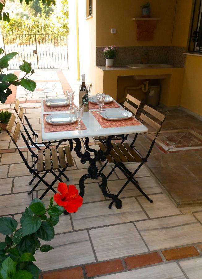 Ferienwohnung House With Garden Near The Sea Agia Efimia Exterior foto