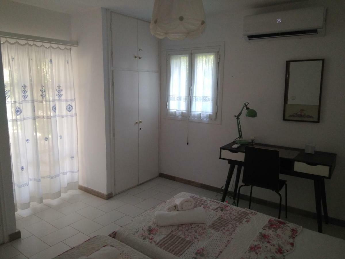 Ferienwohnung House With Garden Near The Sea Agia Efimia Exterior foto