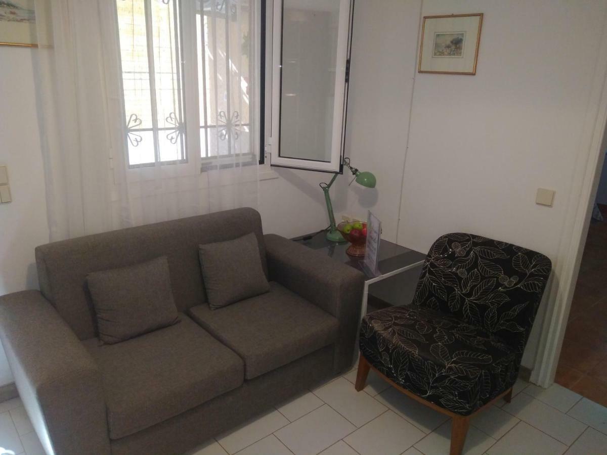 Ferienwohnung House With Garden Near The Sea Agia Efimia Exterior foto