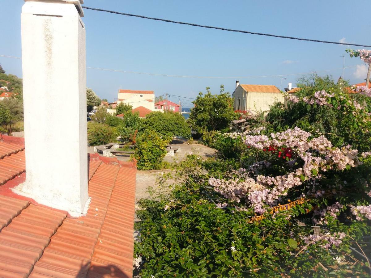 Ferienwohnung House With Garden Near The Sea Agia Efimia Exterior foto