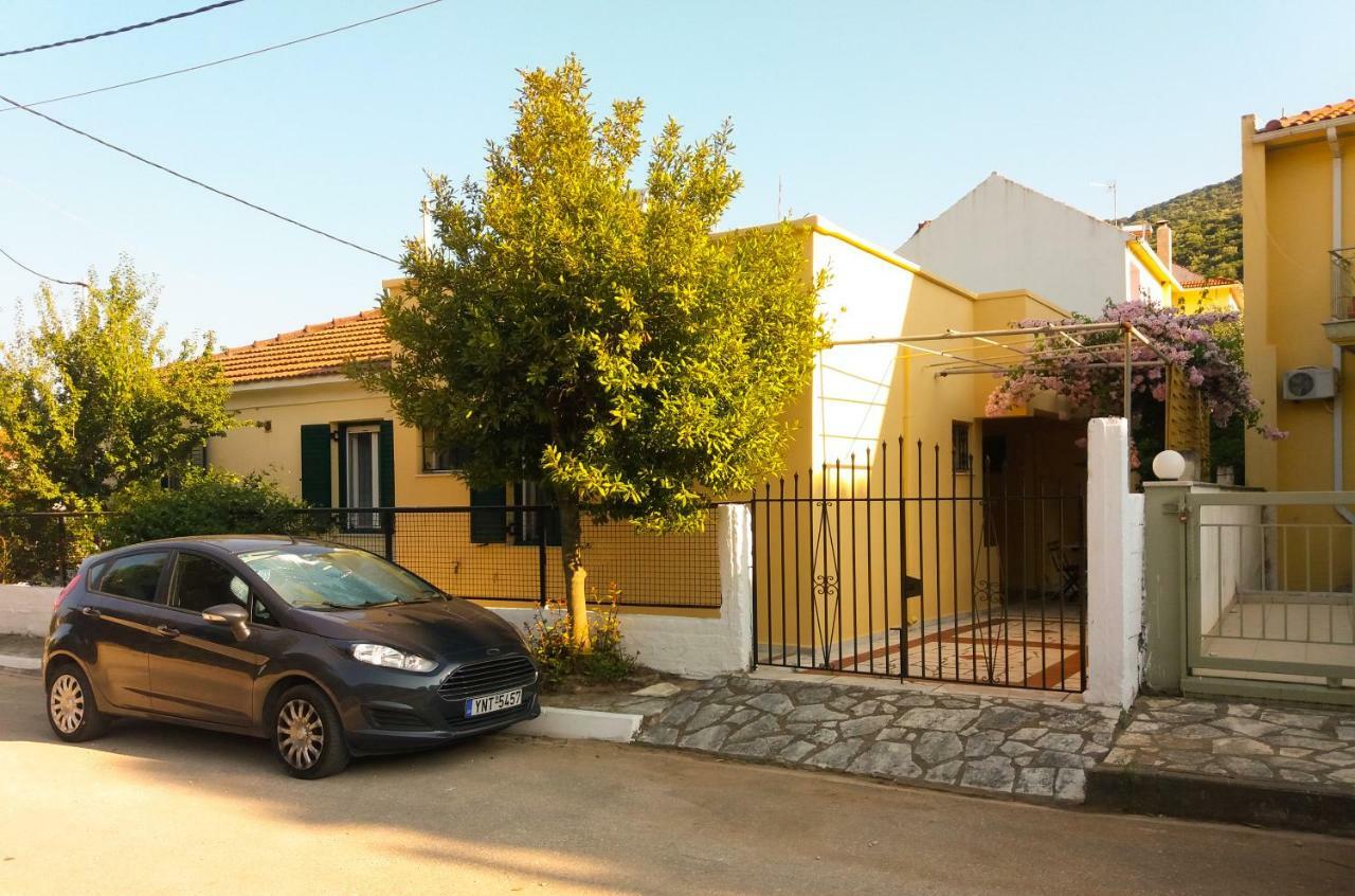 Ferienwohnung House With Garden Near The Sea Agia Efimia Exterior foto