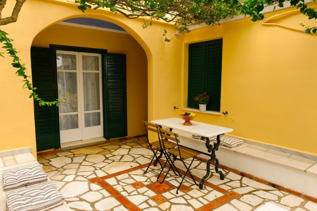 Ferienwohnung House With Garden Near The Sea Agia Efimia Exterior foto