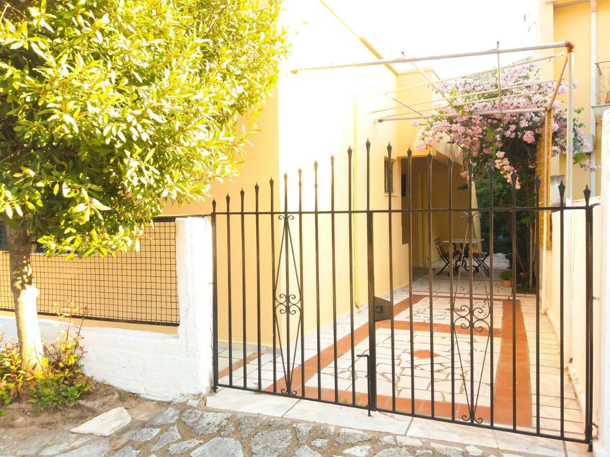 Ferienwohnung House With Garden Near The Sea Agia Efimia Exterior foto