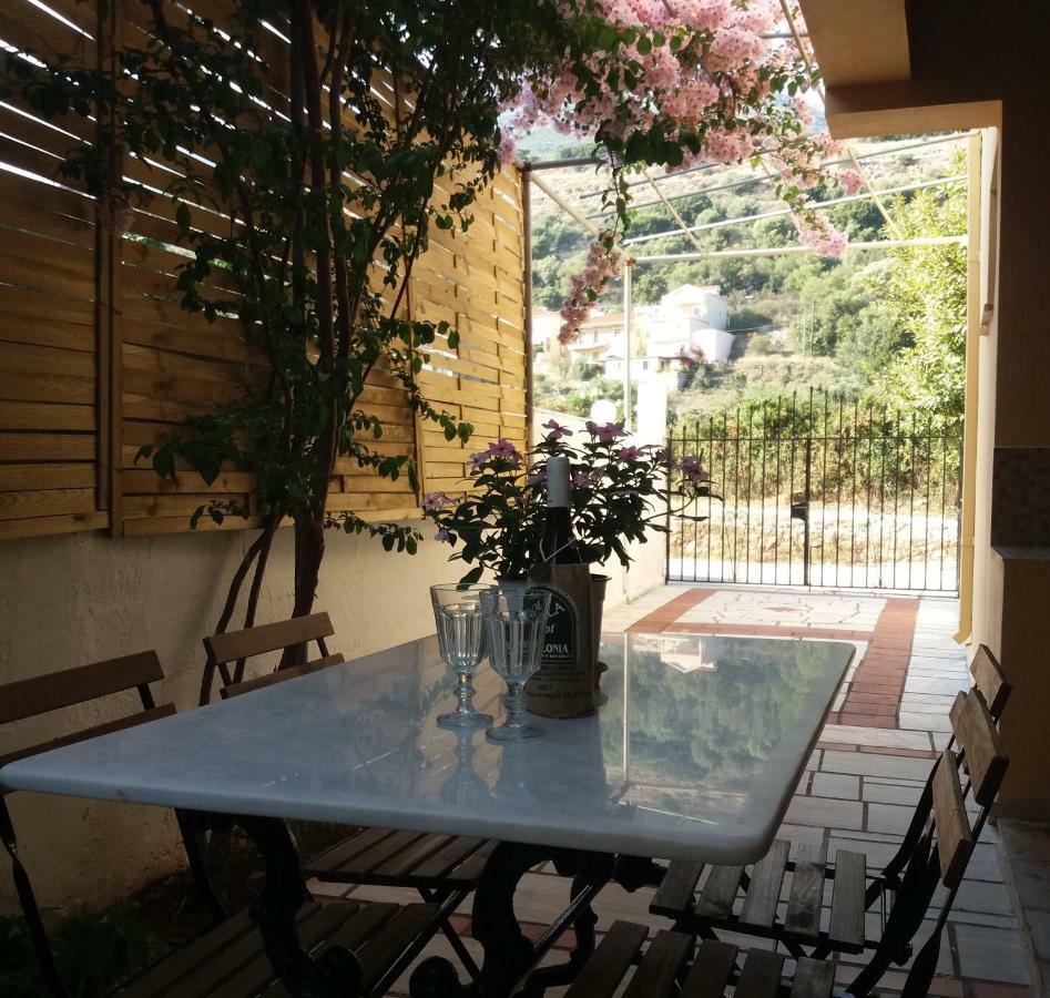 Ferienwohnung House With Garden Near The Sea Agia Efimia Exterior foto