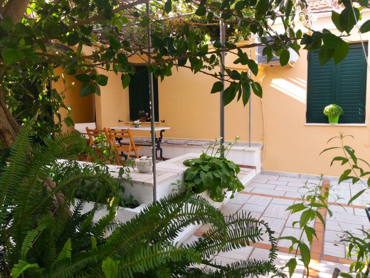 Ferienwohnung House With Garden Near The Sea Agia Efimia Exterior foto